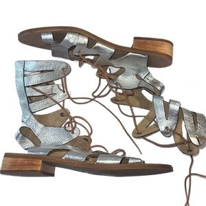 EUC Latigo “Rapper”Handmade Leather Lace Up Sandal Metallic 1” Block Heel 8.5